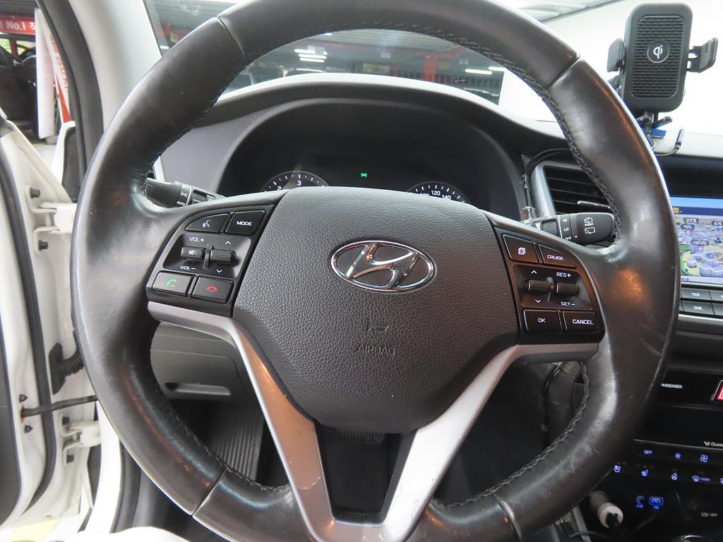 HYUNDAI Tucson - Vista 10