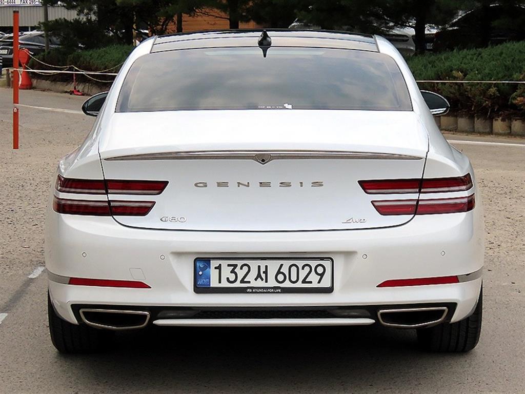 Genesis G80 - Vista 6