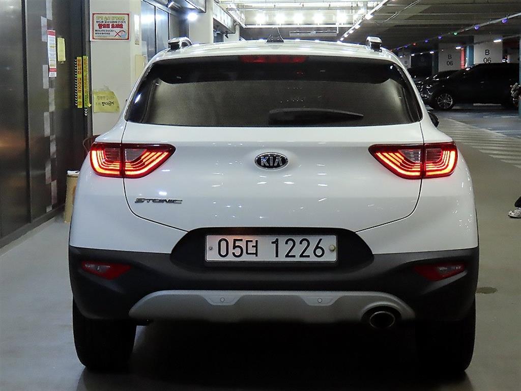 KIA Stonic - Vista 7
