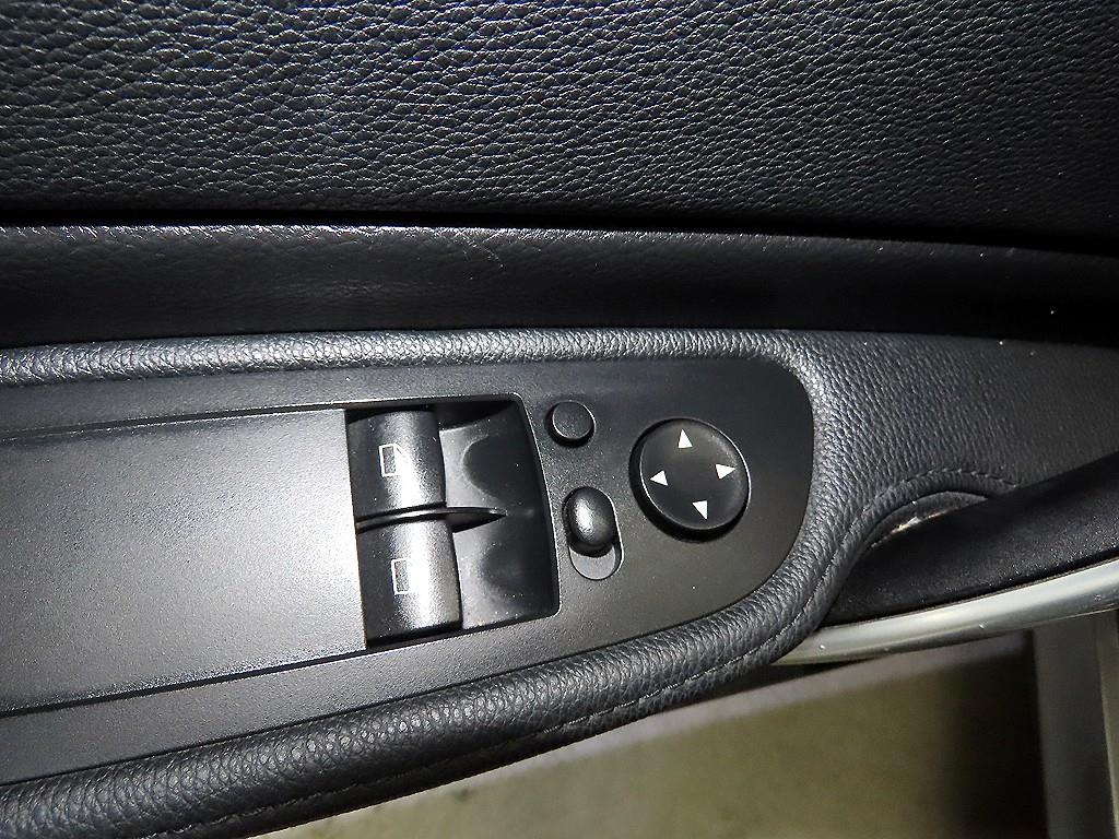 BMW 1 series 2011 Gris - Importación desde Corea - HF Imports Iquique - Foto 15