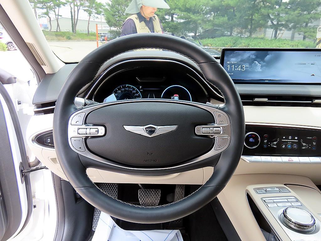 Genesis GV70 - Vista 10