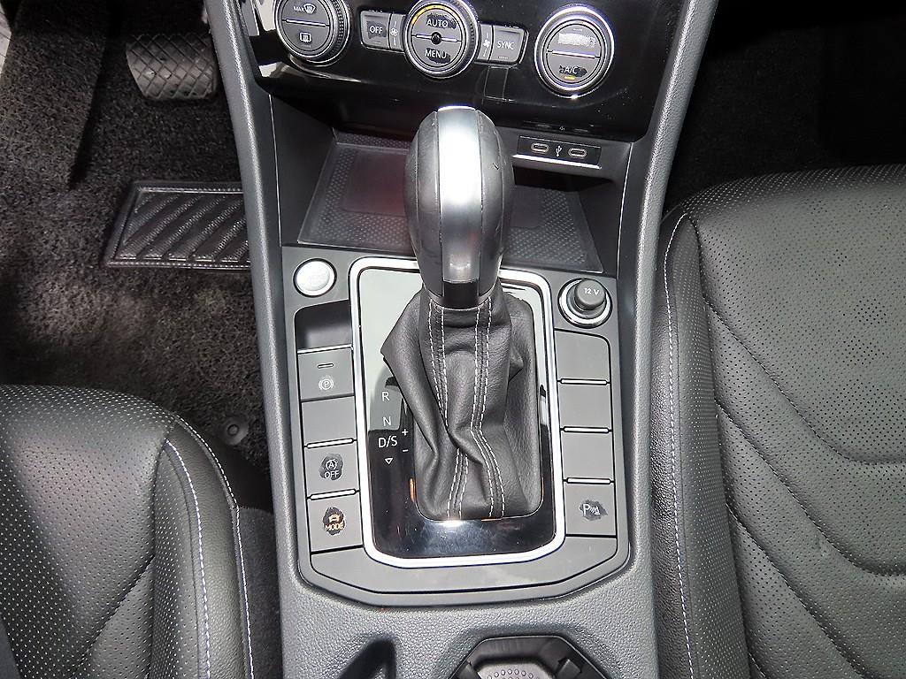 Volkswagen Jetta - Vista 12