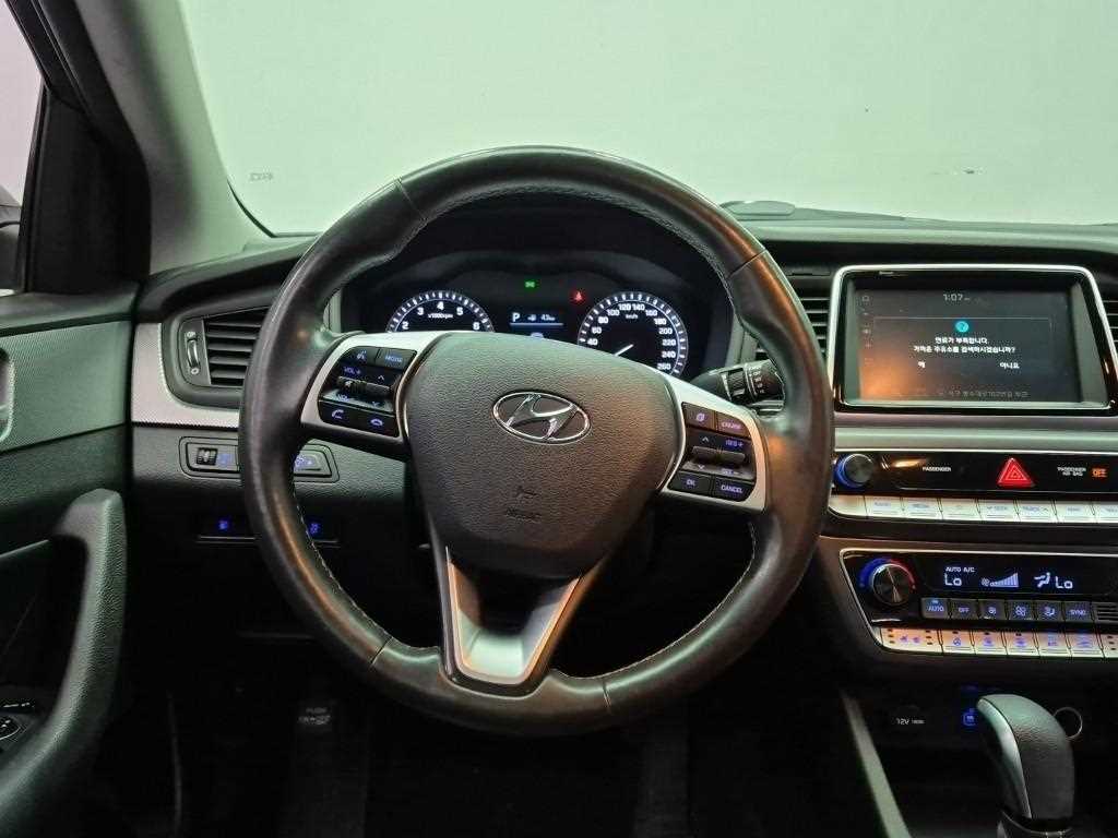 HYUNDAI Sonata - Vista 11
