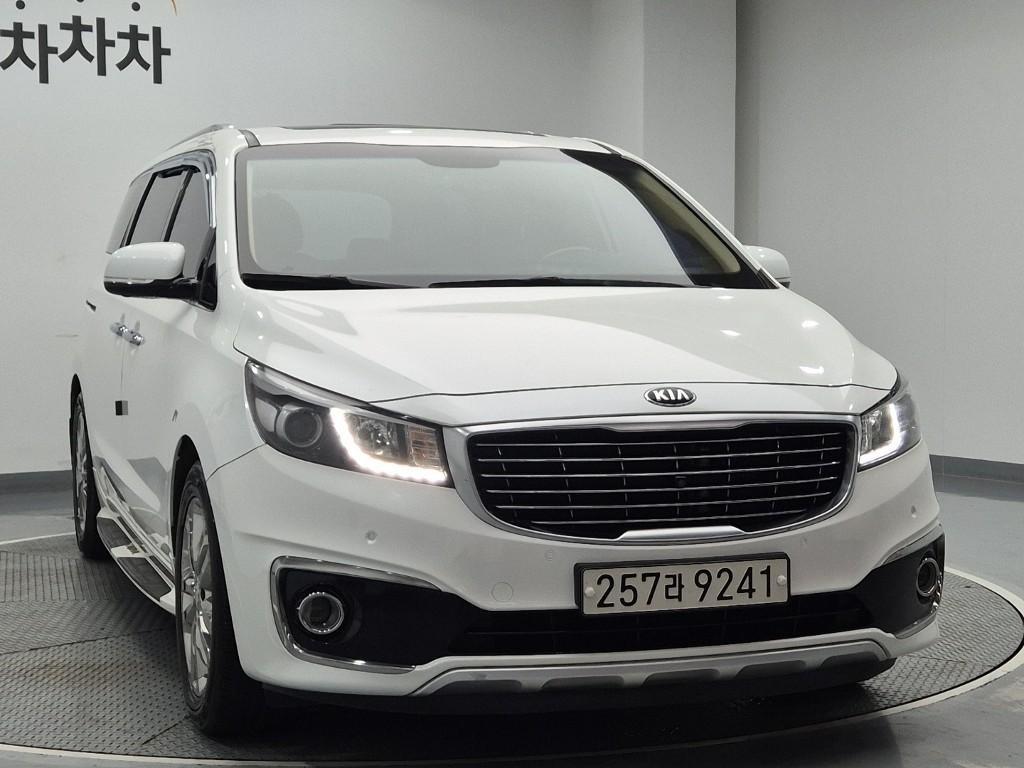 KIA Carnival - Vista 6