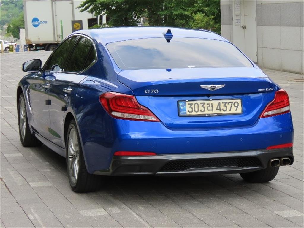Genesis G70 - Vista 6
