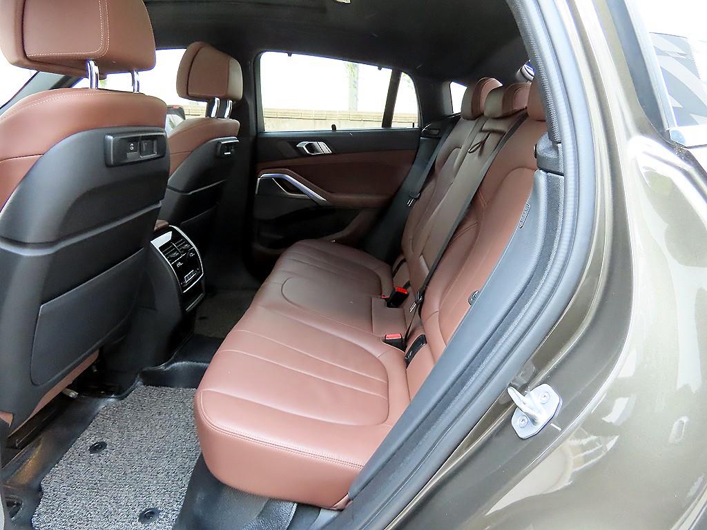 BMW X6 - Vista 8