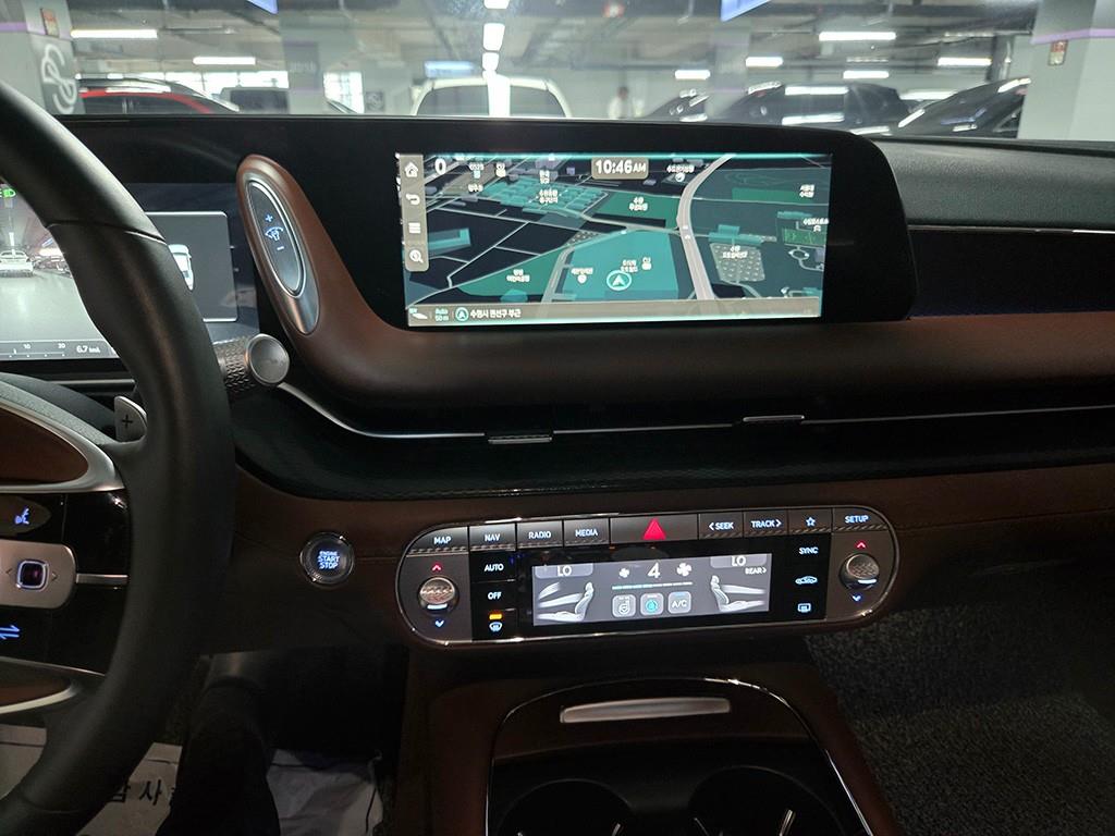 Genesis G90 - Vista 12