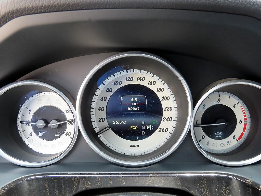 Mercedes Benz E class - Vista 11