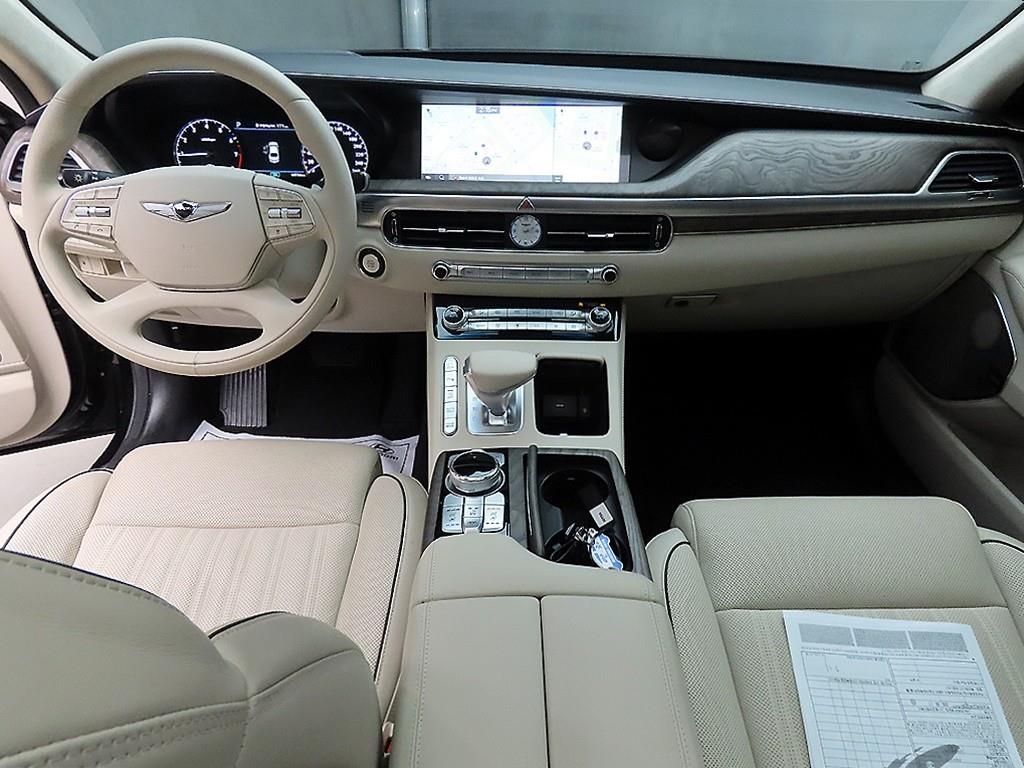 Genesis G90 - Vista 9