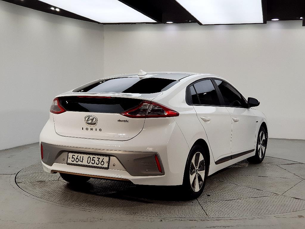 HYUNDAI Ioniq - Vista 6