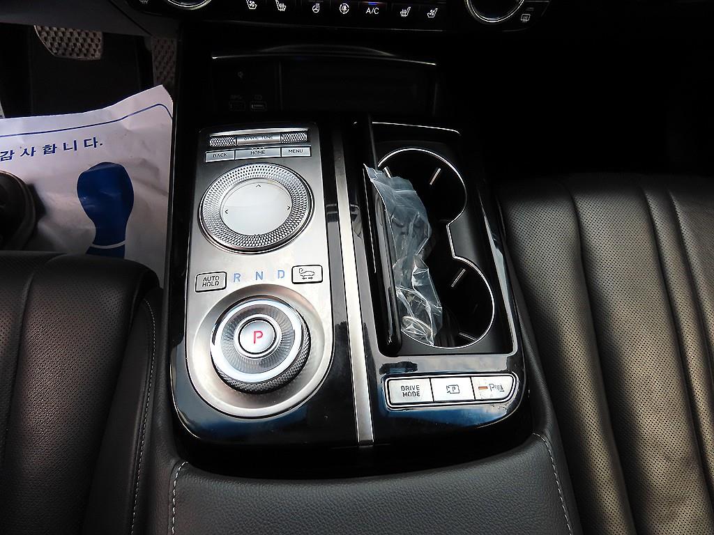Genesis G80 - Vista 12