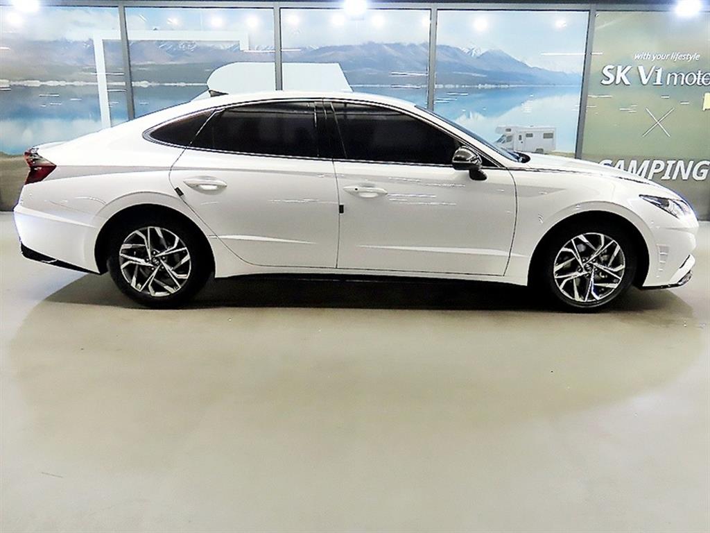 HYUNDAI Sonata - Vista 3
