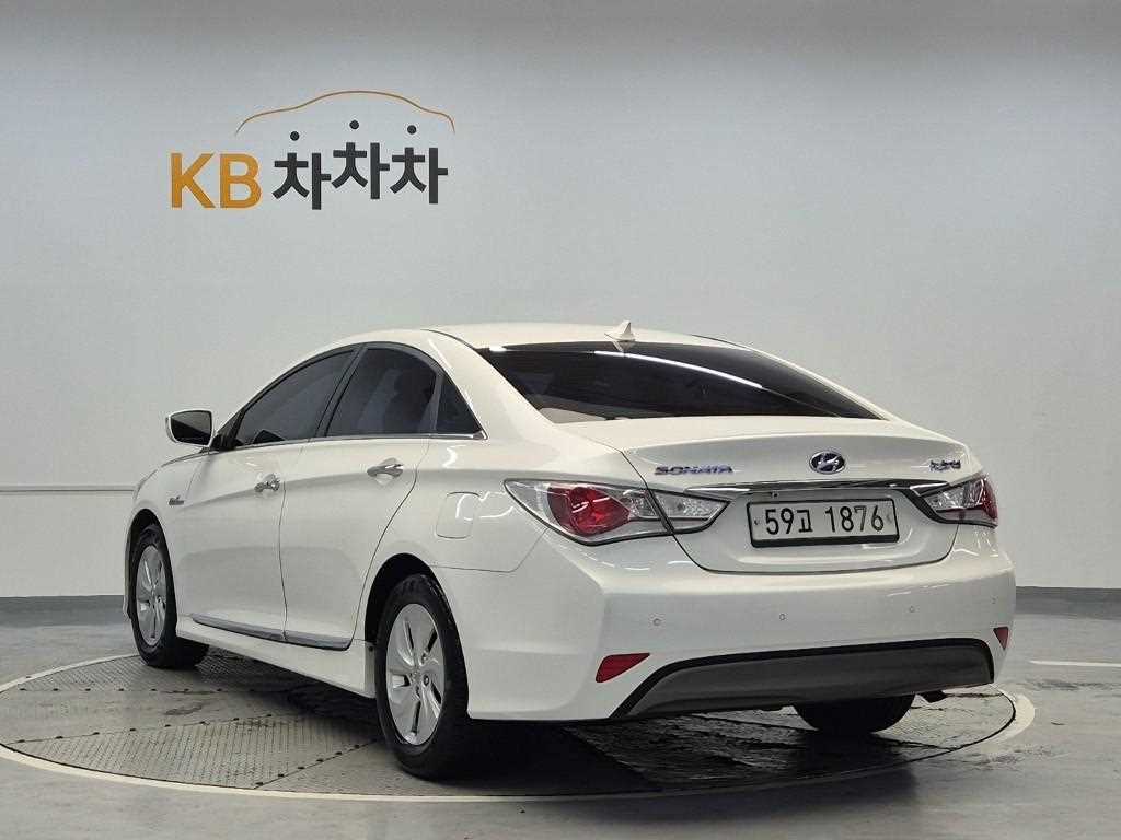 HYUNDAI Sonata - Vista 2