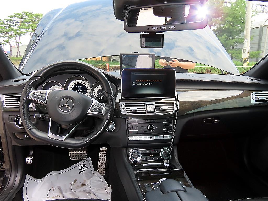 Mercedes Benz CLS Class - Vista 9