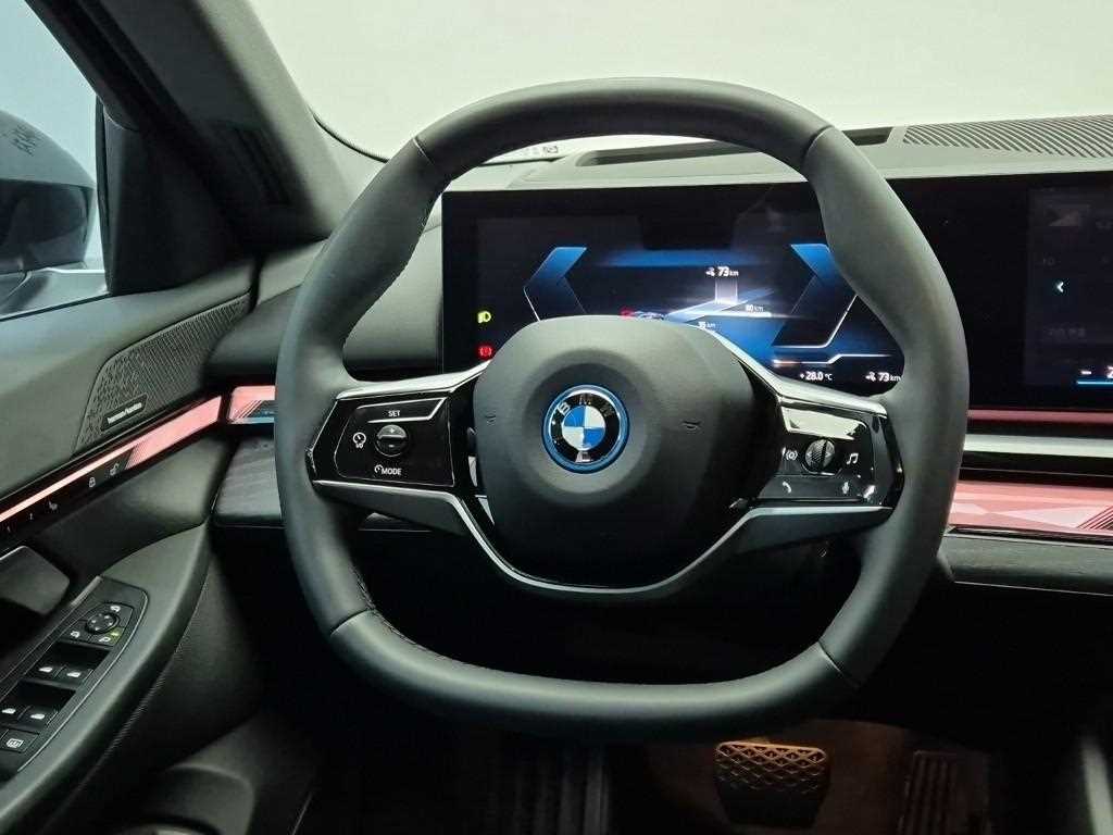 BMW i5 - Vista 11