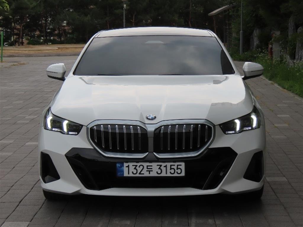 BMW 5 Series 2023 - Importación desde Corea - HF Imports Iquique - Foto 1