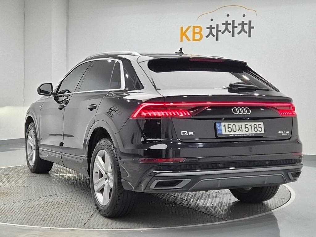 Audi Q8 - Vista 2