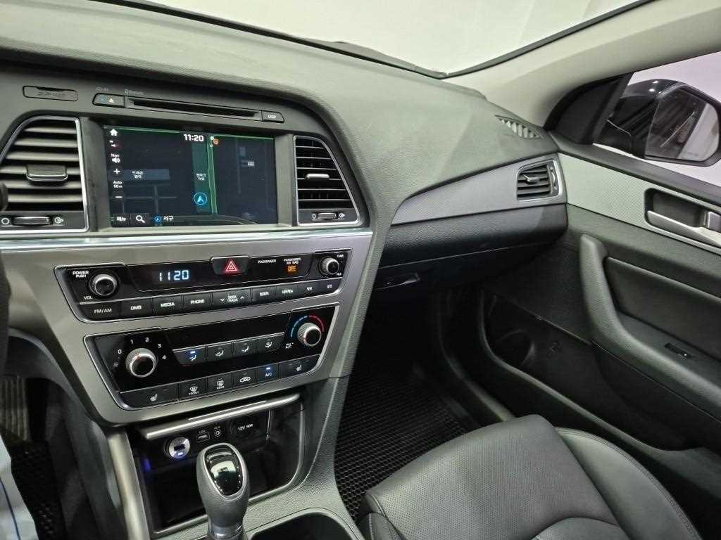 HYUNDAI Sonata - Vista 12