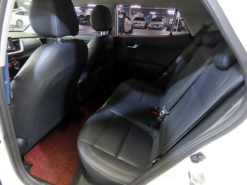 KIA Stonic - Vista 9