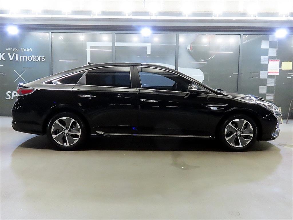 HYUNDAI Sonata - Vista 3
