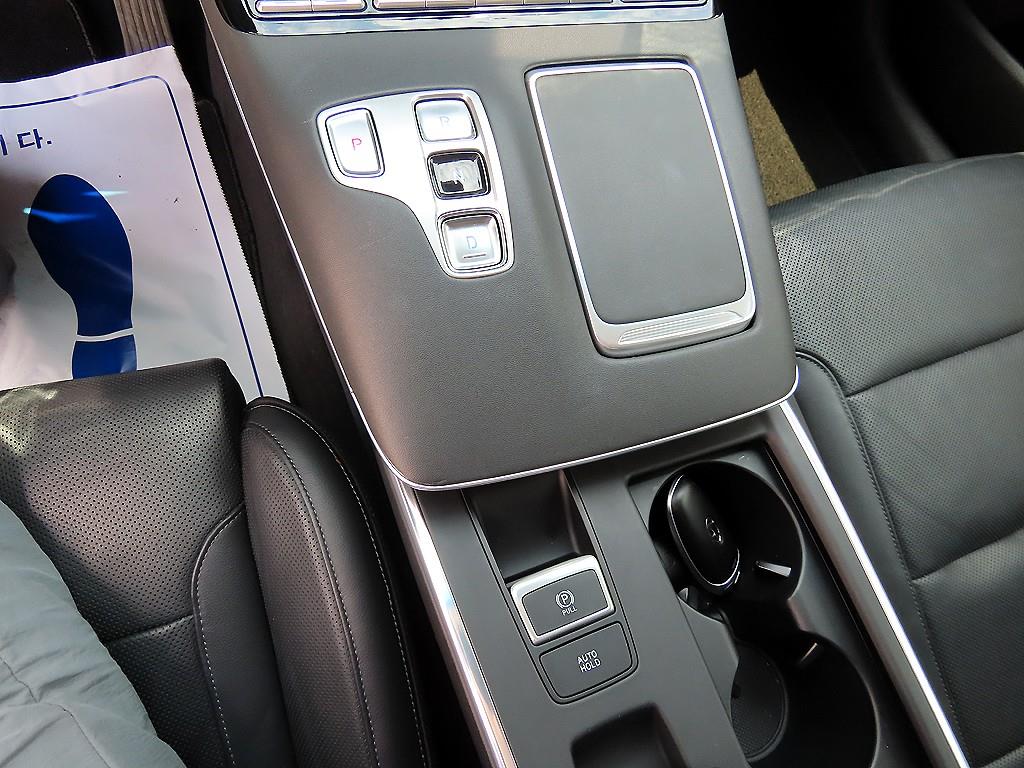 HYUNDAI Grandeur - Vista 12