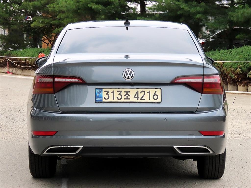 Volkswagen Jetta - Vista 6