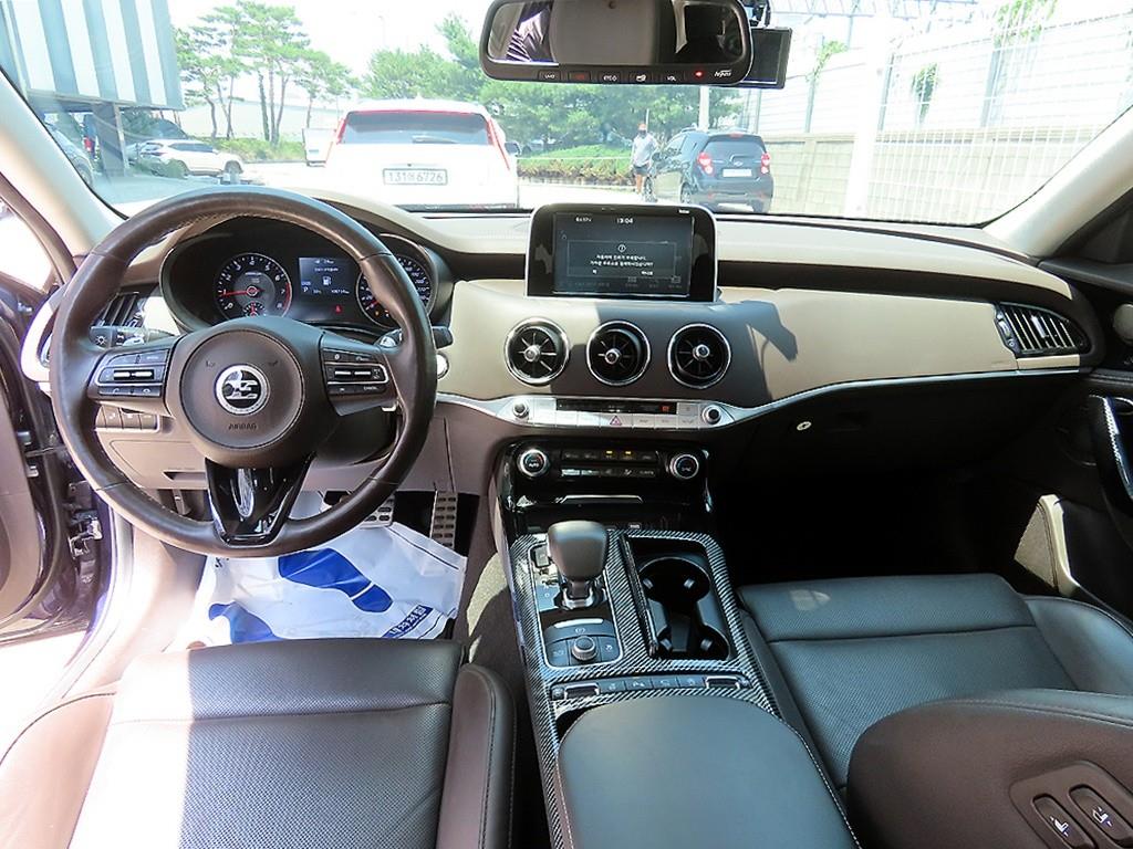 KIA Stinger - Vista 9