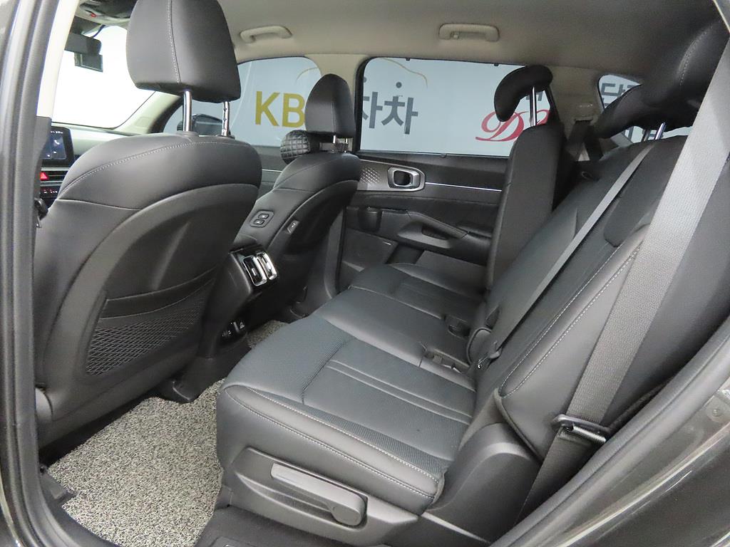 KIA Sorento - Vista 8