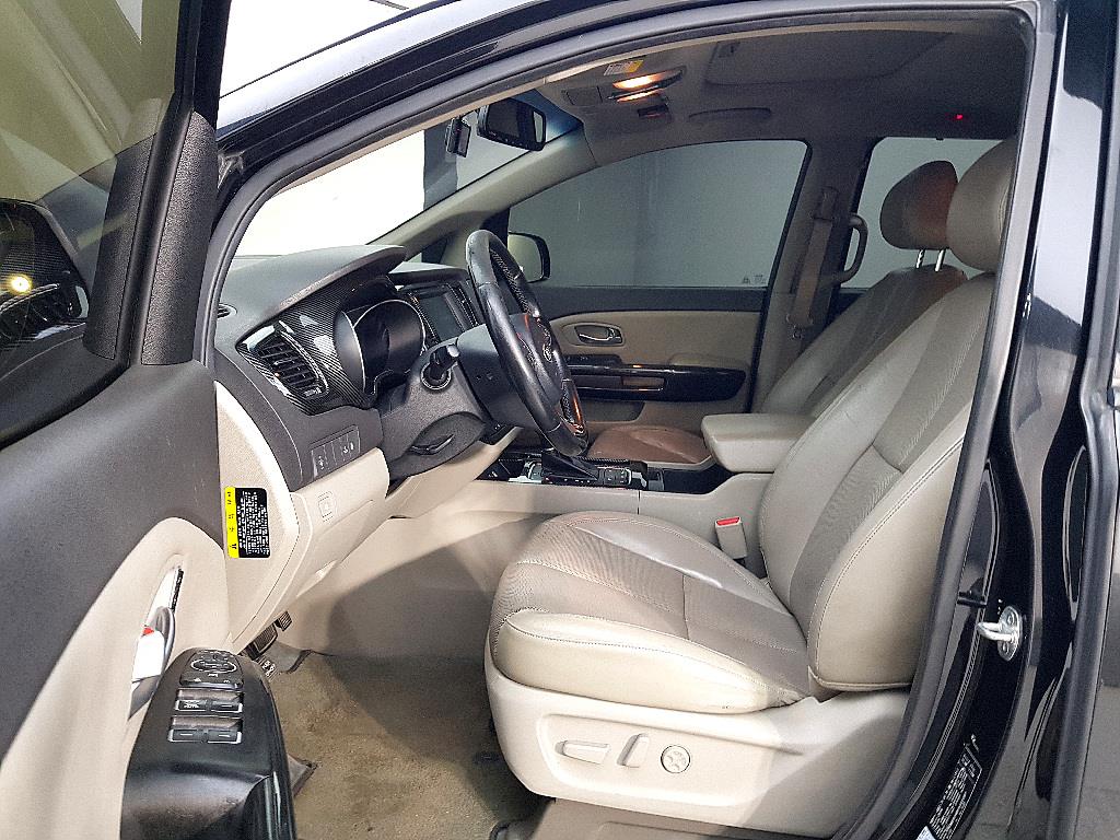KIA Carnival - Vista 10