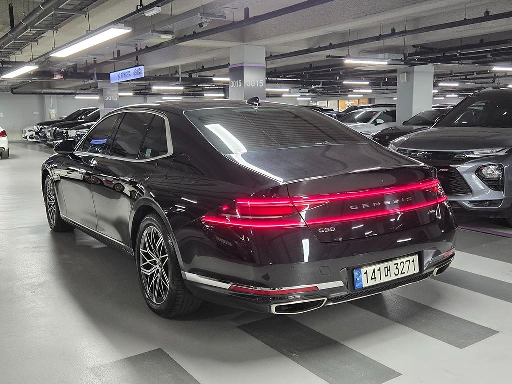 Genesis G90 - Vista 3