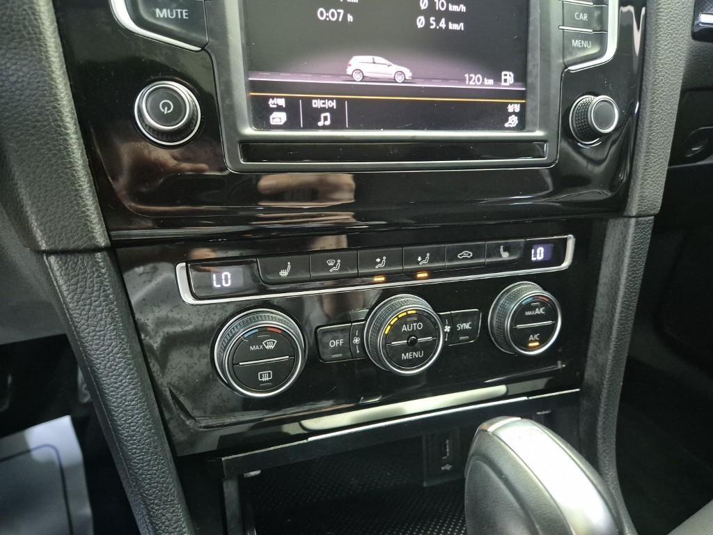 Volkswagen Golf 2016 Negro - Importación desde Corea - HF Imports Iquique - Foto 17