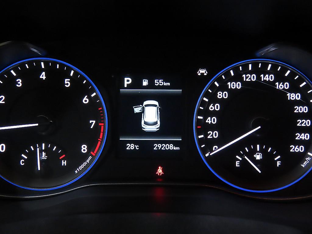 HYUNDAI Kona - Vista 11