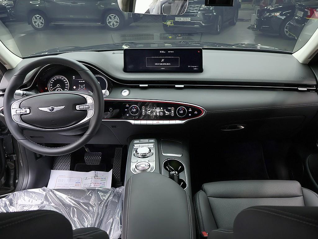 Genesis GV70 - Vista 7