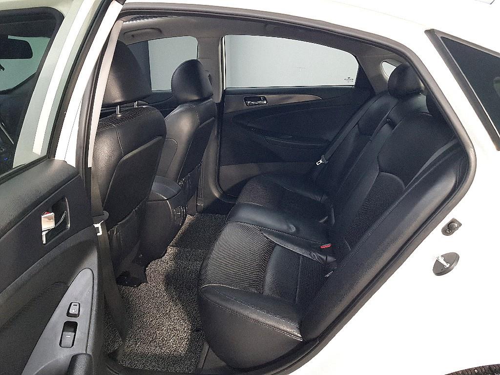 HYUNDAI Sonata - Vista 11