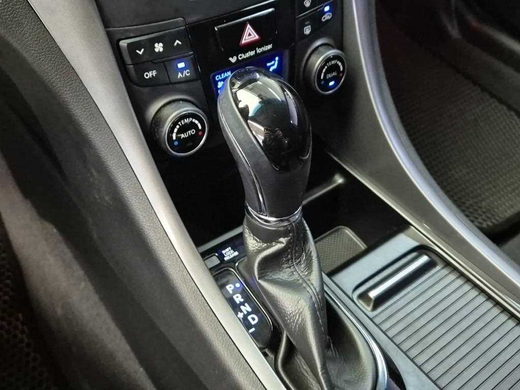 HYUNDAI Sonata - Vista 10