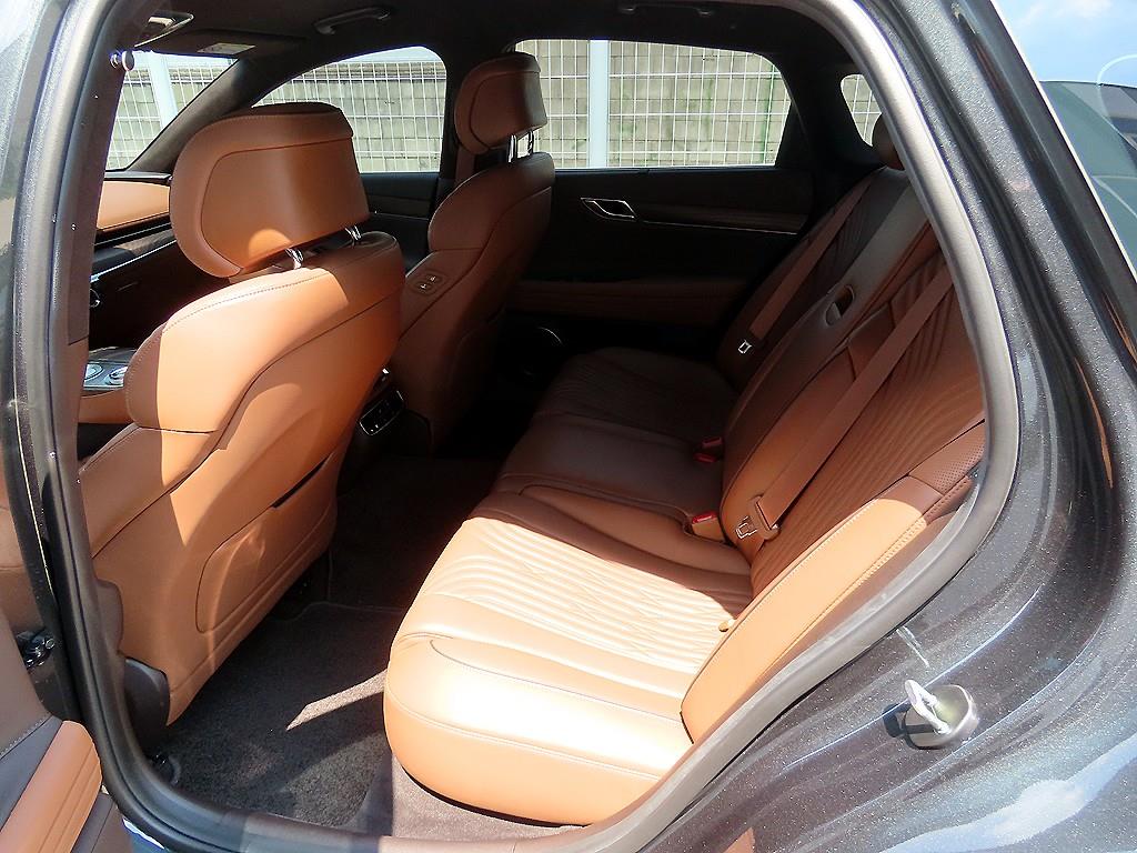 Genesis G80 - Vista 8