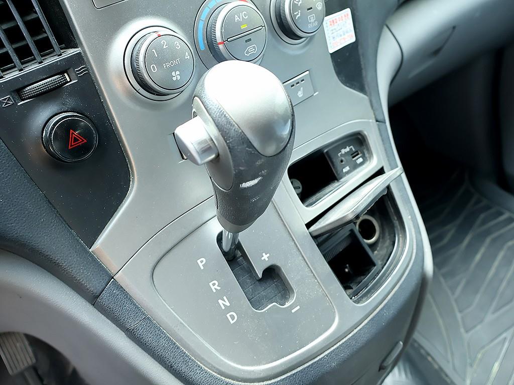 HYUNDAI Starex - Vista 9