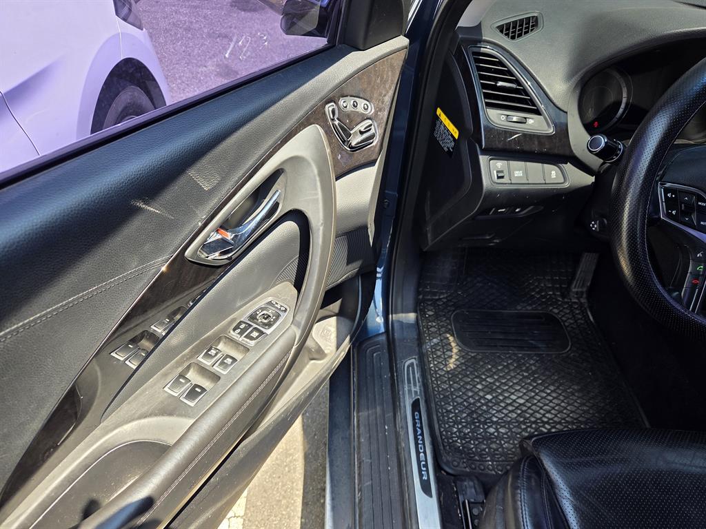 HYUNDAI Grandeur - Vista 11