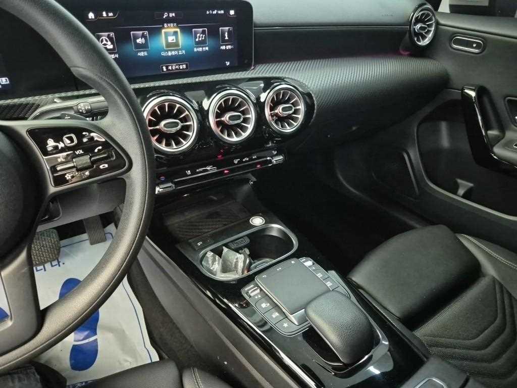 Mercedes Benz A Class - Vista 12