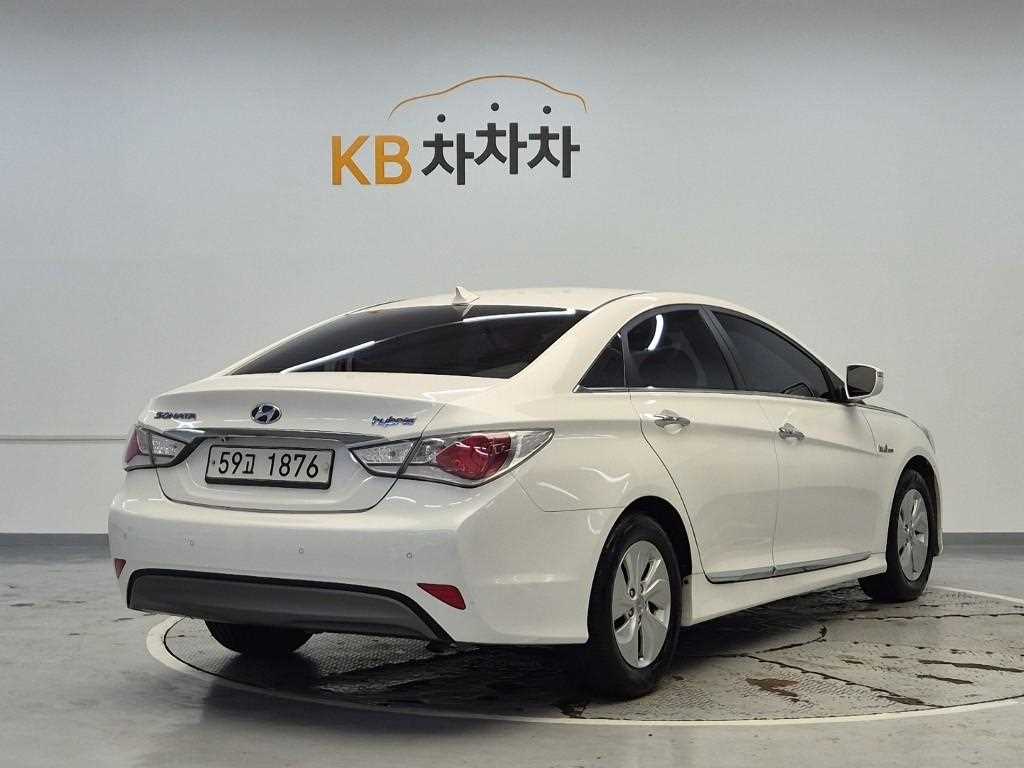 HYUNDAI Sonata - Vista 3