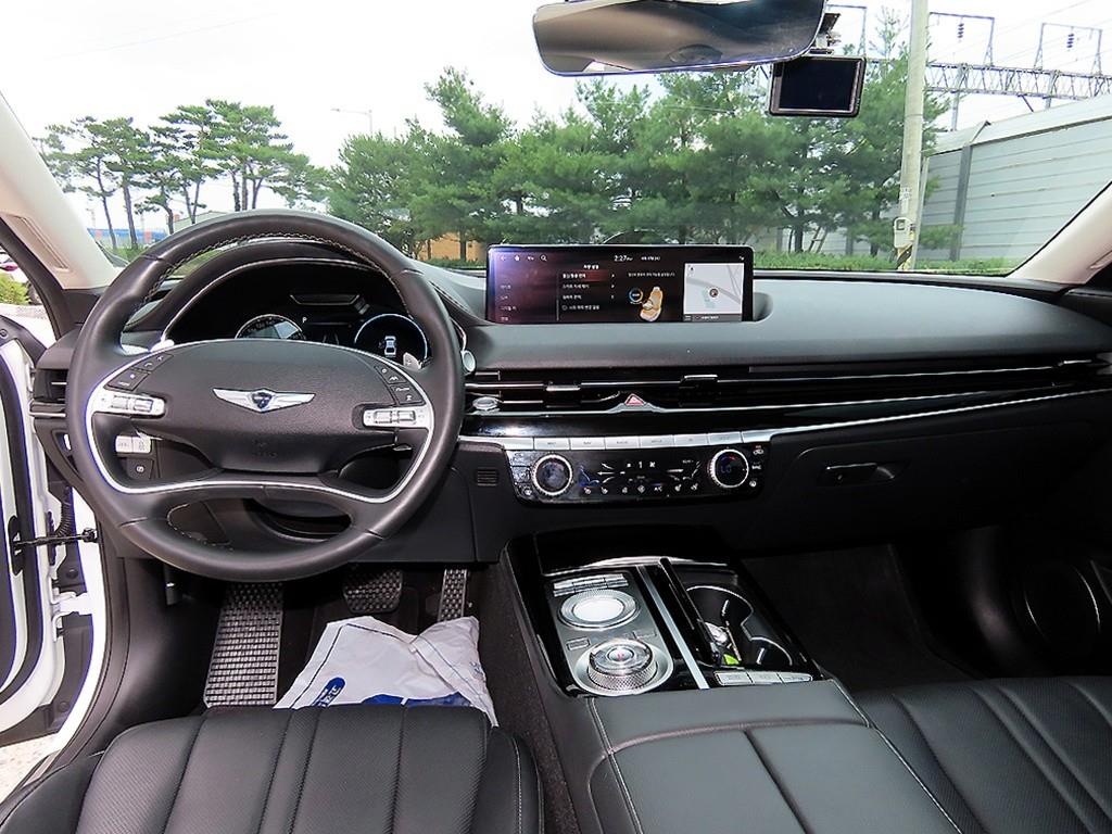 Genesis G80 - Vista 9