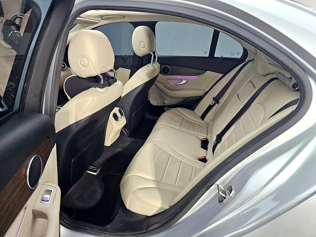 Mercedes Benz C Class - Vista 11