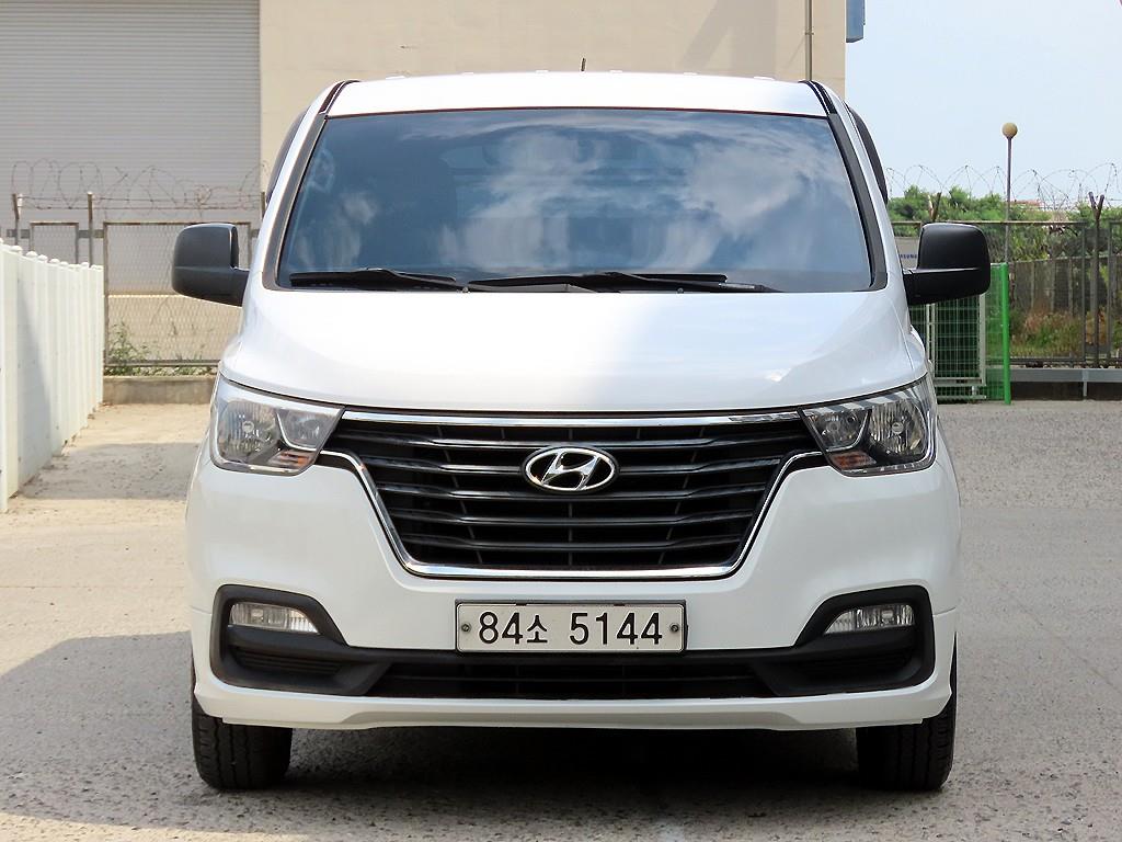 HYUNDAI Starex 2018 Gris - Importación desde Corea - HF Imports Iquique - Foto 1