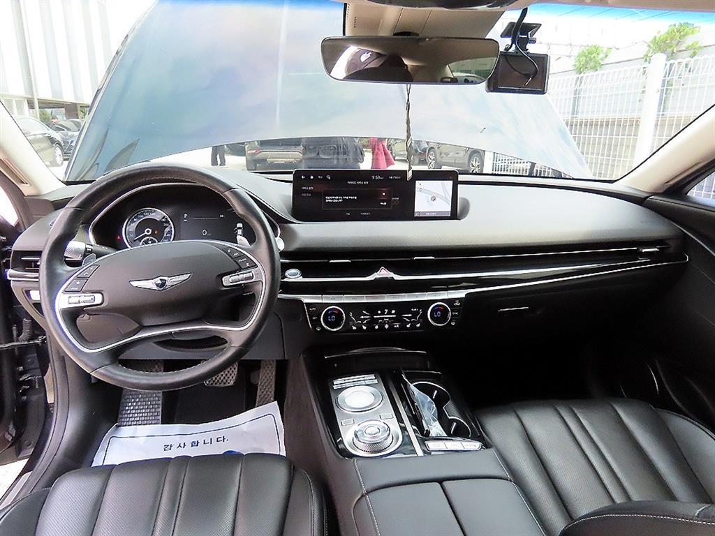Genesis G80 - Vista 9