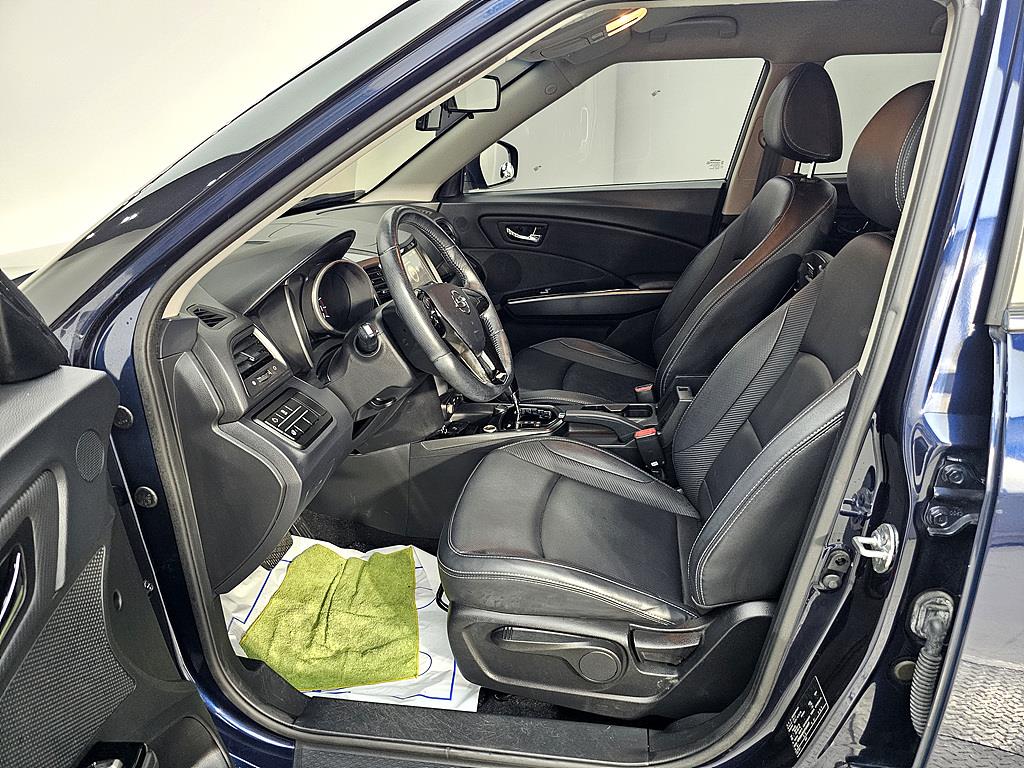 Ssangyong Tivoli - Vista 9