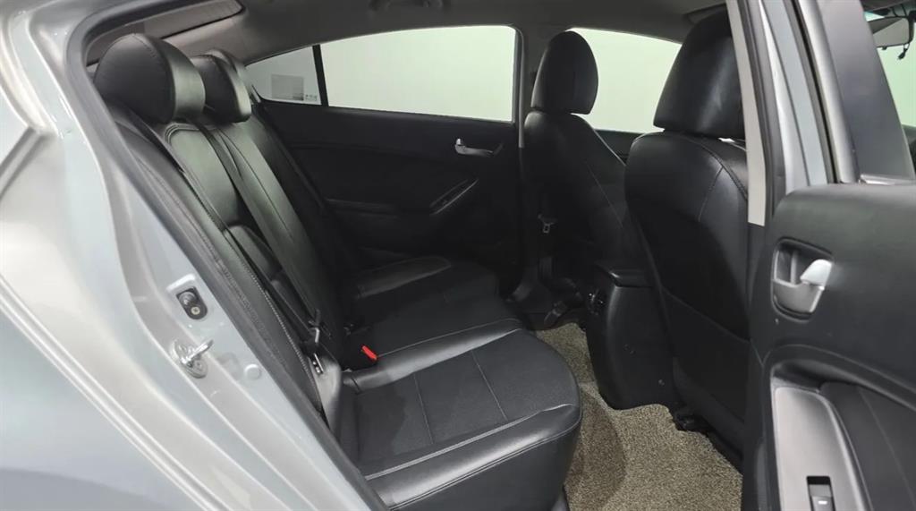 KIA K3 2015 Plateado - Importación desde Corea - HF Imports Iquique - Foto 13