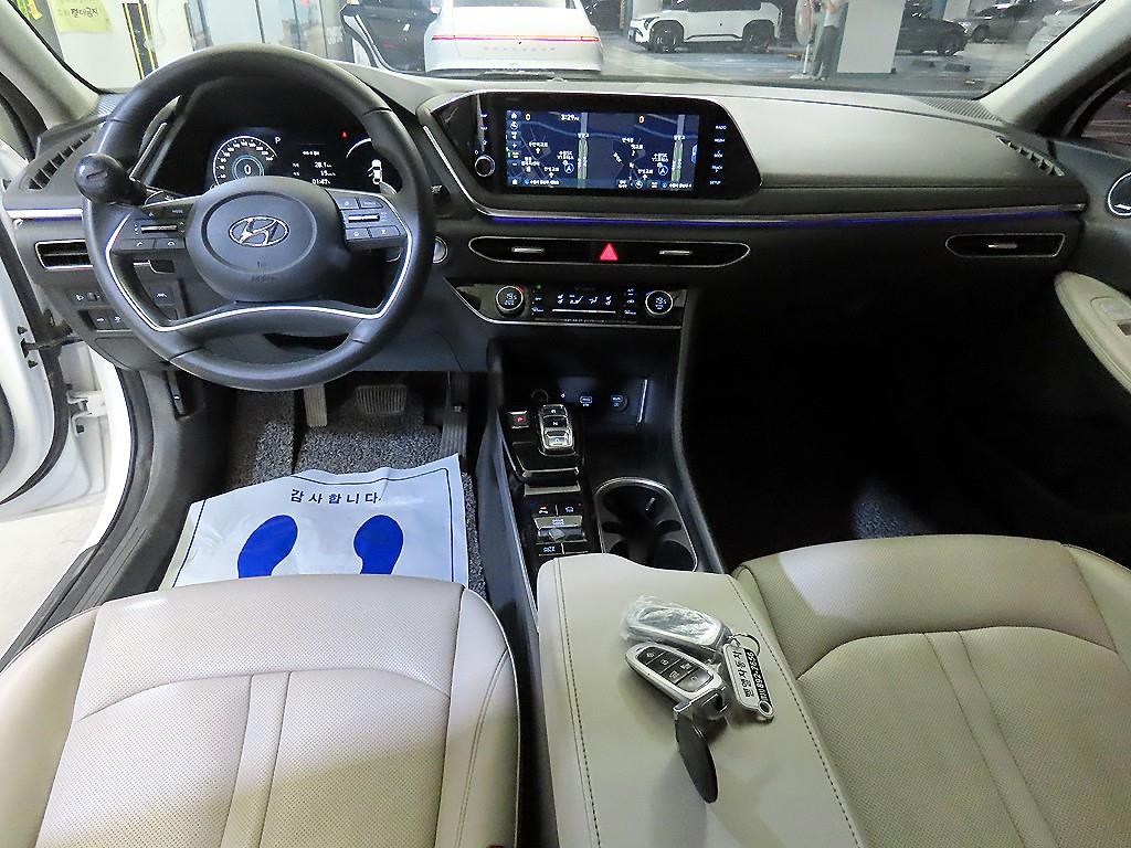 HYUNDAI Sonata - Vista 12