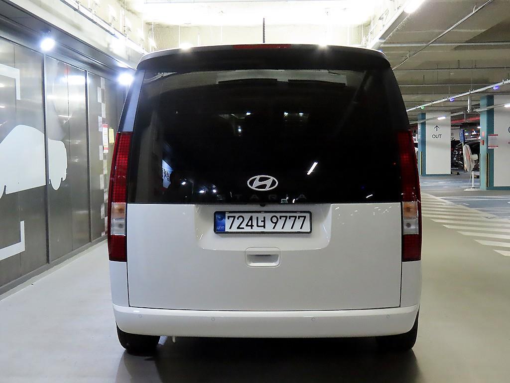 HYUNDAI Staria - Vista 5