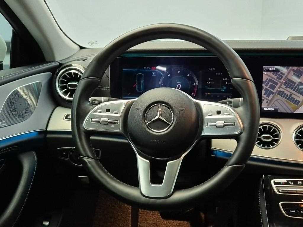 Mercedes Benz CLS Class - Vista 11