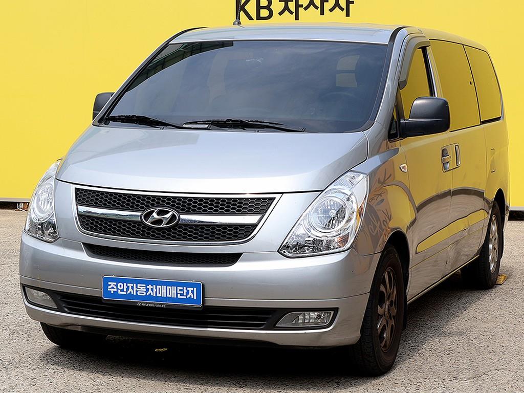 HYUNDAI Starex - Vista 2